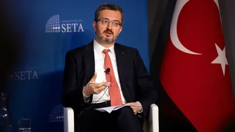 SETA Genel Koordinatörü Prof. Dr. Burhanettin Duran: Yaşanan Sıradan Bir İslamofobi Vakası Değil Yeni Bir Aşamaya Geçildi