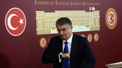 Taklacı Siyaset