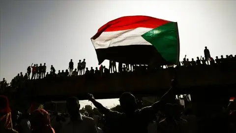 Devrim Karşıtı Güçler Sudan’da ’Mısır Senaryosu’ Peşinde