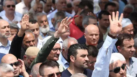 Türkiye Mursi’nin Başlattığı Demokrasi Mücadelesini Desteklemeye Devam Edecek