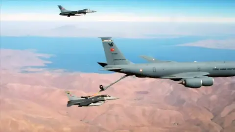 PKK’ya Karşı Başlatılan Topyekün Mücadele İkinci Kandil Olan Karacak’a Operasyonla Devam Ediyor