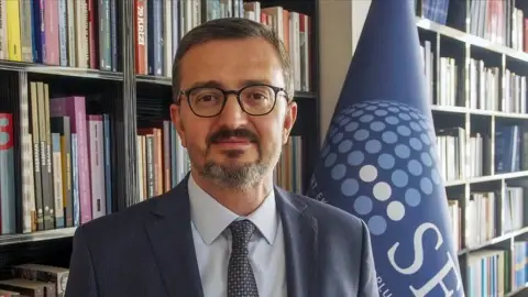 Prof. Dr. Burhanettin Duran: ’Türk Halkı İradesini Darbecilerin Eline Bırakmadı’