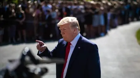 Azil Soruşturması Trump’a Seçim Hediyesi mi?