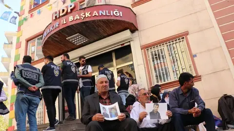 Analiz: Evlat Nöbetleri ve PKK’nın Devşirme Faaliyetleri