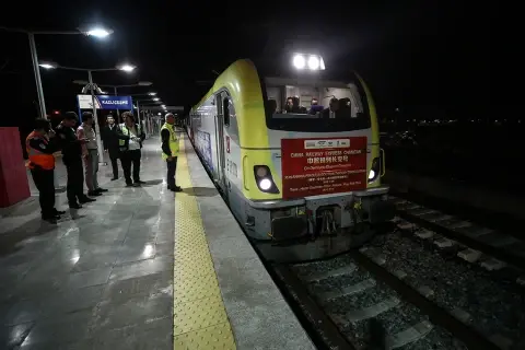 İpek Yolu’nda Bir Tren