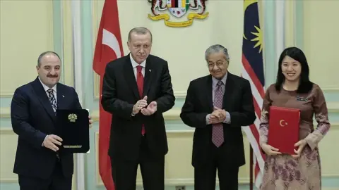 Bunalımı Aşma Arayışı: Malezya Zirvesi