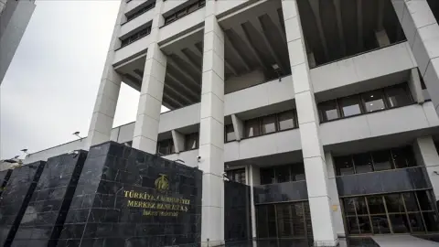 Merkez Bankası Tebriği Hak Ediyor