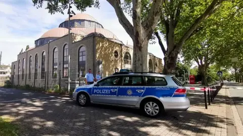 Batılı Müslümanlar Yol Ayrımında