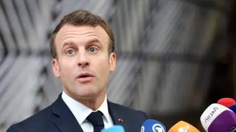 Macron, İslamofobinin Normalleşmesi ve Türkler