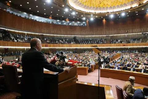 Pakistan Parlamentosu’ndaki Erdoğan