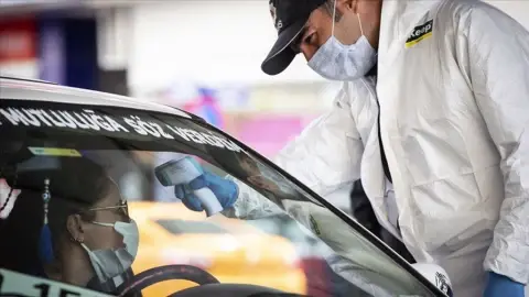 Veriler Işığında COVID-19 Salgınıyla Mücadelede Model Ülke Türkiye