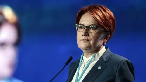 Kim Kimin Yanında?