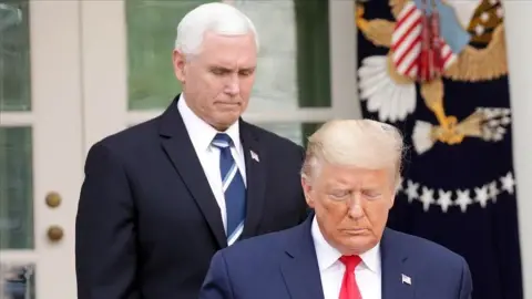 Uzmanlara Göre Salgın Krizi ABD Başkanlık Seçiminde Trump’ın Aleyhine Işliyor
