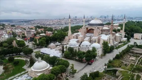Ayasofya’yı Neden Tartışıyoruz?