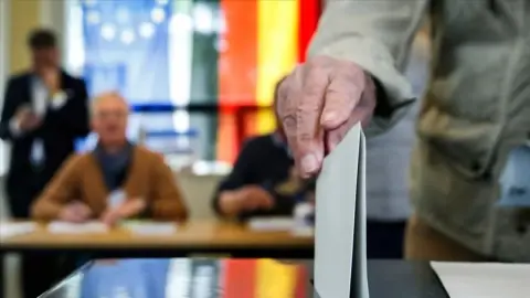 Perspektif: Koronavirüs Salgını Sürecinde CDU ve Şansölye Adaylığı için Artan Rekabet