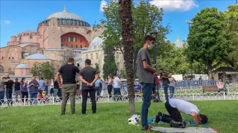 Ayasofya Değil Biz Özgürleştik