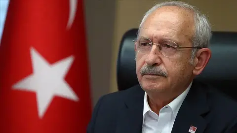 Parti Liderleri Ne İşe Yarar?