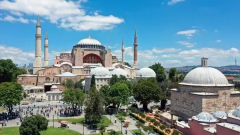 Zincirler Kırıldı