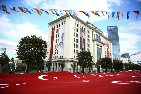 AK Parti Cumhuriyetle Değil, Laikçilikle Hesaplaşıyor