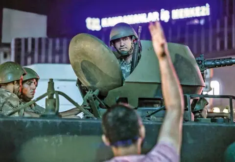 27 Mayıs’tan 15 Temmuz’a Türk Yargısının Demokrasiyle İmtihanı