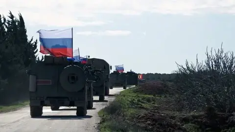 Uzmanlara Göre Rusya, YPG’yi Yanına Çekmek İstiyor