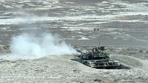 Uzmanlara Göre Savaş Çıkarsa Azerbaycan Dağlık Karabağ’ı Ermenistan’dan Geri Alır