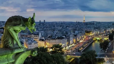 Yeni Hikâyeyi Yazan Erdoğan mı, Macron mu?