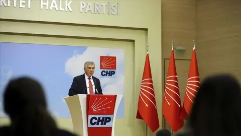 Biden’den Demokrasi Dilenmek