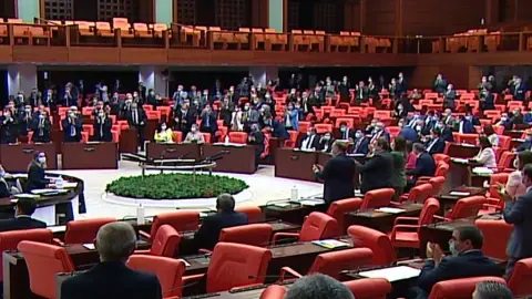 Eski Sisteme Dönüş Tartışması Neyi Örtüyor?