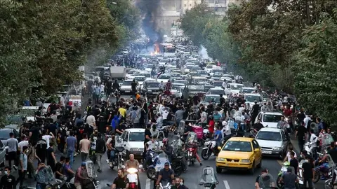 İran’da Mehsa Emini Protestoları: Müesses Nizama Ciddi Bir Uyarı