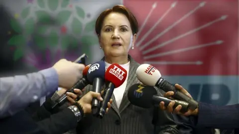 Seçimlerde ’Cumhuriyet’ Tartışması