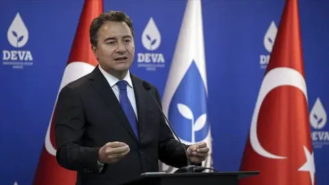 Babacan’ın Masadan Ayrışan Çıkışları Ne Anlatıyor?