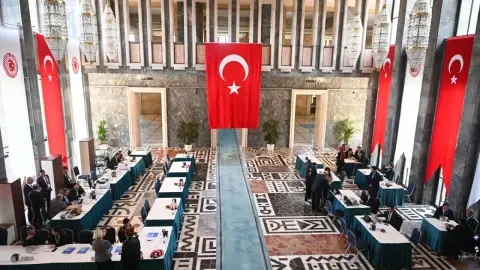 Seçimlerin Ardından: Yeni Meclis Toplumu Ne Kadar Yanısıtıyor?