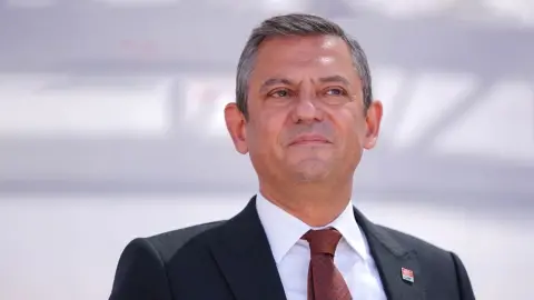 Özel’in Yeni Siyaset Tarzı Nereye Kadar?