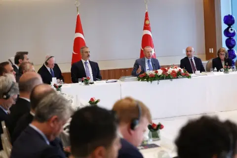 Cumhurbaşkanımız Erdoğan SETA Tarafından Organize Edilen Yuvarlak Masa Toplantısında ABD’li Düşünce Kuruluşları Temsilcileriyle Bir Araya Geldi