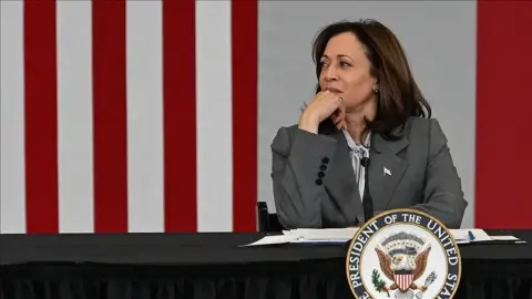 Kamala Harris’in Kendini Tanımlama Sorunu