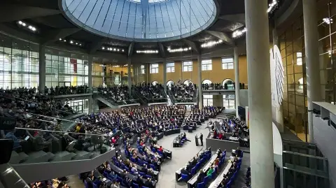 Almanya’da 16 Aralık 2024 Güven Oylaması ve Erken Seçim Süreci