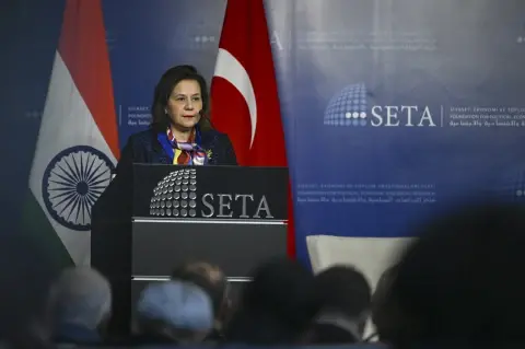 SETA, Türkiye-Hindistan İlişkileri: Tarihsel Bağlar ve Gelecek Perspektifleri Başlıklı Uluslararası Konferans Düzenledi