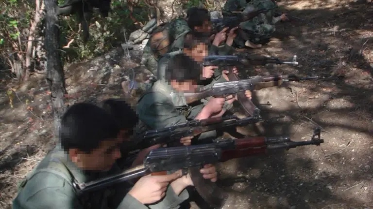 Terör Örgütü PKK/YPG Zorla Silah Altına Aldığı Çocukları Aktif Olarak Kullanmaya Devam Ediyor