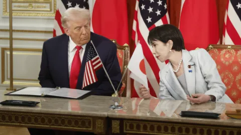 ABD Başkanı Donald Trump, Japonya Başbakanı Takaichi Sanae ile görüştü