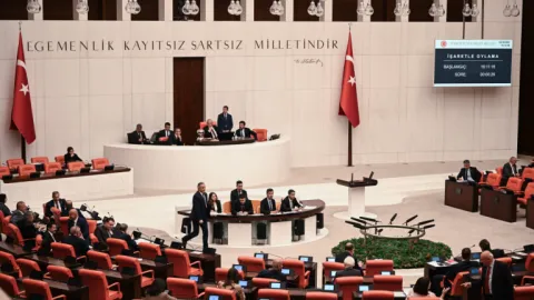 Yeni Yasama Yılında Meclisin ve Siyasetin Gündemi