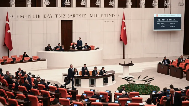 Yeni Yasama Yılında Meclisin ve Siyasetin Gündemi
