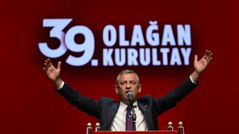 CHP Genel Başkanı Özel, partisinin 39. Olağan Kurultayı'nda konuştu