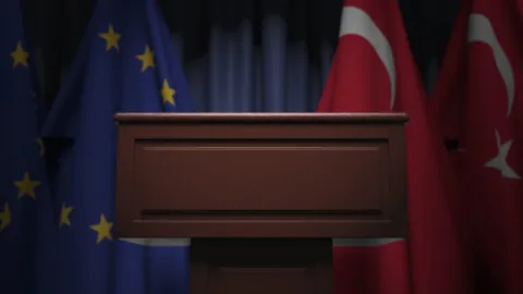 Stratejik Gerçeklik ve Körlük Arasında Sıkışan Avrupa