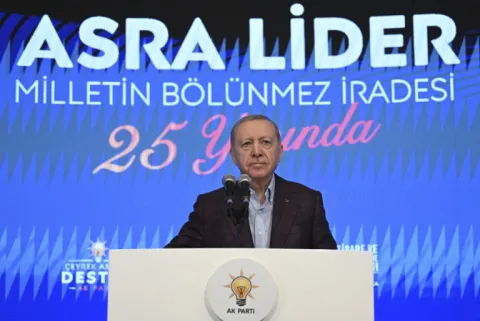 Çeyrek Asırlık Bir Partinin Türkiye’yi Aşan Siyasal Anlamı
