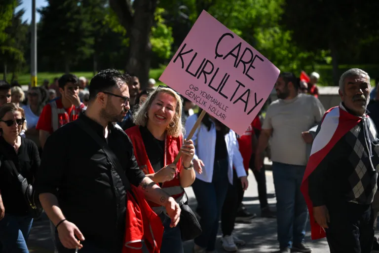 CHP TBMM Grup Başkanı Özel, Anıtkabir'e yürüdü