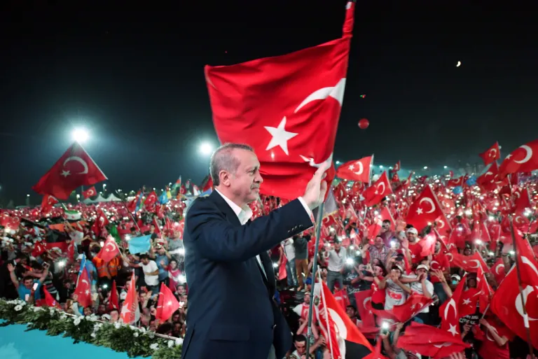 On Yıl Sonra 15 Temmuz: Liderlik, Demokratik Dirençlilik ve Kurumsal Kapasite Açısından Bir Değerlendirme