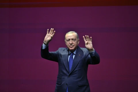 Cumhurbaşkanı Recep Tayyip Erdoğan, İstanbul Kongre Merkezi'nde düzenlenen 'İlim Yayma Cemiyeti 75. Yıl Buluşması' programına katıldı.
